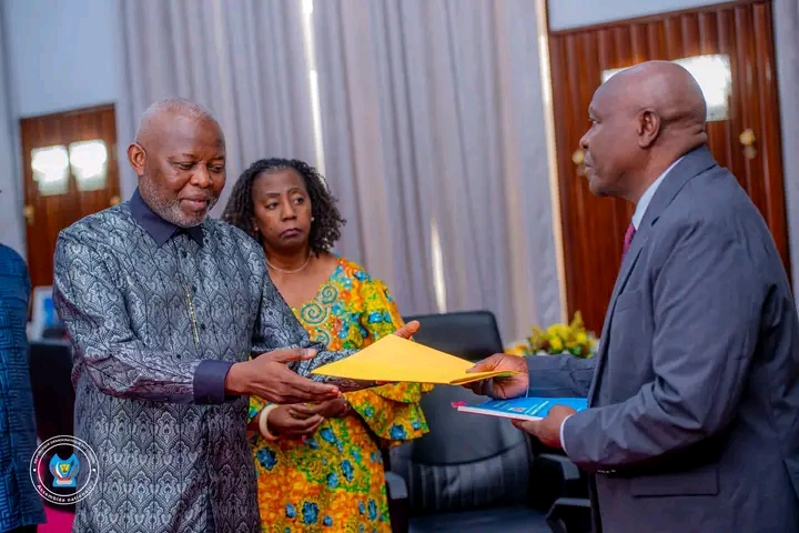 RDC-Assemblée nationale : le président Vital Kamerhe reçoit officiellement la pétition visant cinq membres du bureau.