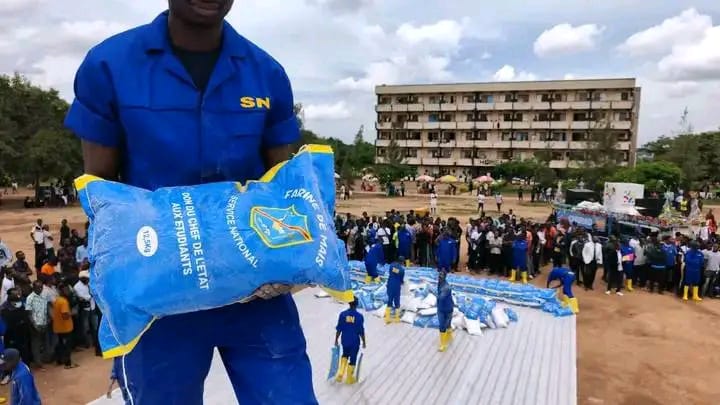 Haut-Katanga : 16.000 sacs de farine remis aux étudiants par le service national