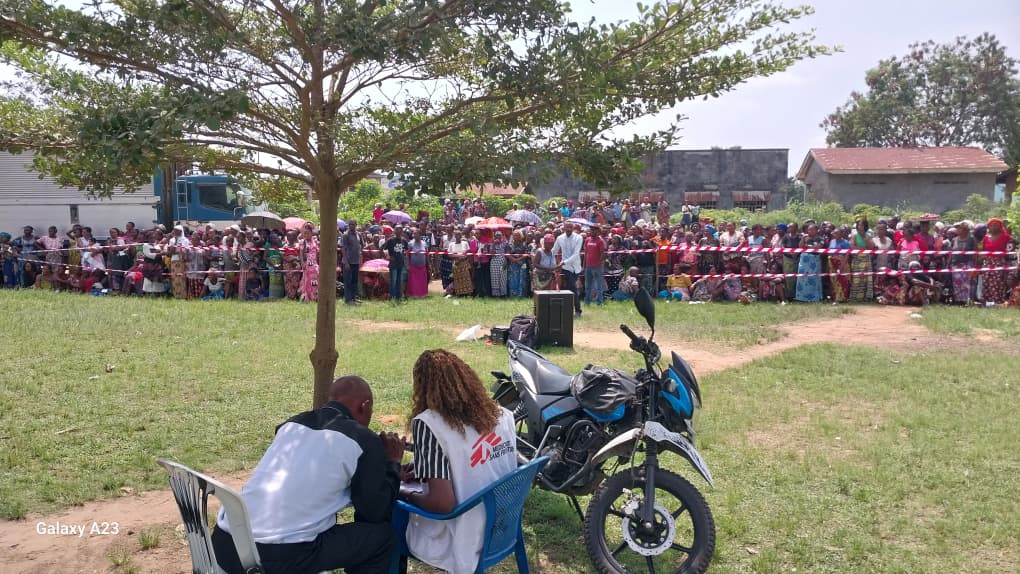 Crise humanitaire dans la Tshopo : MSF met fin à une intervention d’urgence après la vaccination de 18 000 déplacés